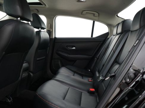 Used 2023 Nissan Sentra SR w/ SR Premium Package image 17