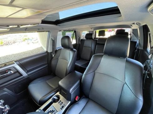 Used 2022 Toyota 4Runner SR5 Premium w/ Moonroof Package AWD/4WD image 16