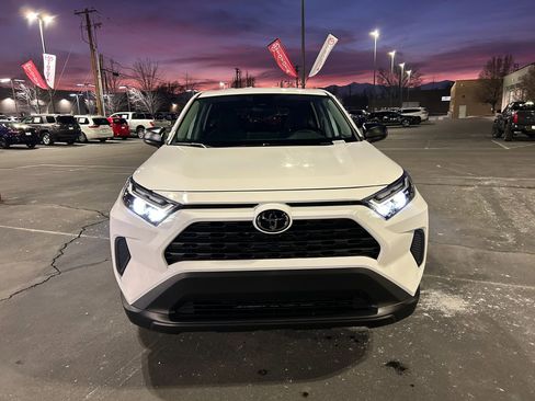 Used 2025 Toyota RAV4 LE image 8
