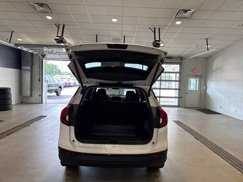 Used 2023 GMC Terrain SLE w/ Driver Convenience Package AWD/4WD image 16