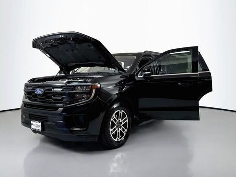Used 2025 Ford Expedition Active AWD/4WD image 21