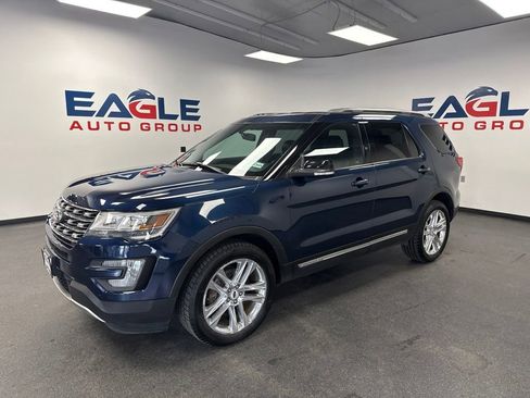 Used 2017 Ford Explorer XLT w/ Equipment Group 202A AWD/4WD image 6