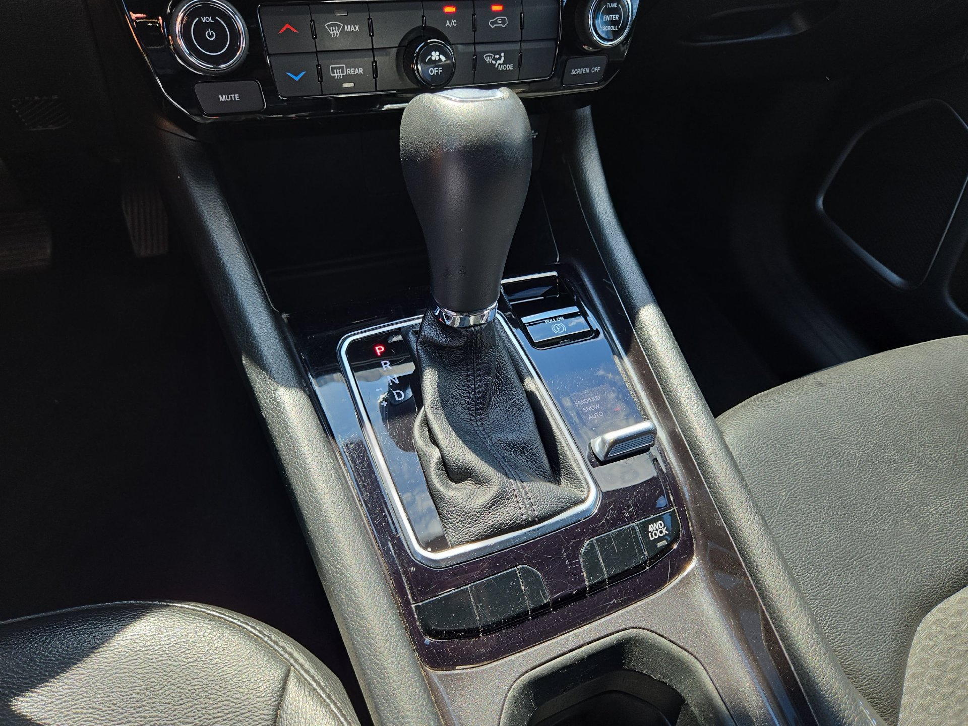 Used 2024 Jeep Compass Latitude AWD/4WD image 22