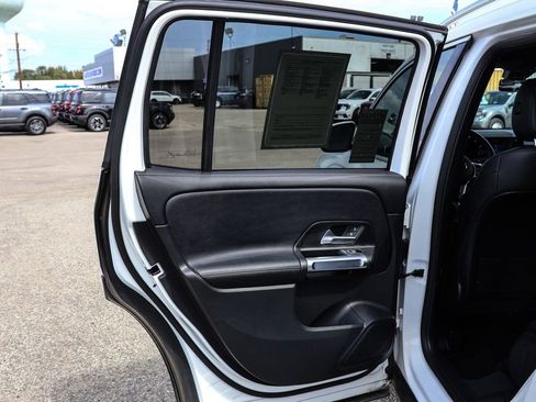 Used 2023 Mercedes-Benz GLB 250 GLB 250 image 31