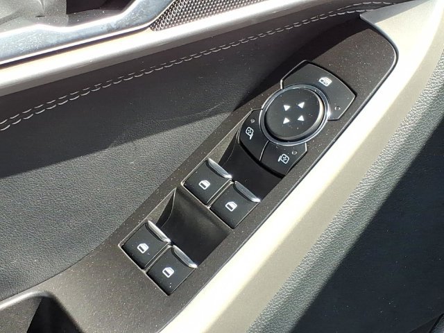 Used 2023 Ford Explorer XLT AWD/4WD image 19