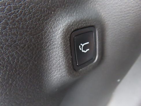 Used 2022 Jeep Compass Altitude w/ Sun and Sound Group image 37