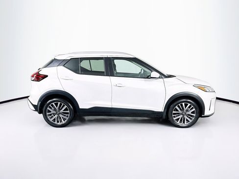 Used 2024 Nissan Kicks SV image 10