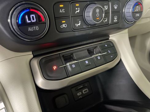 Used 2023 GMC Acadia Denali w/ Denali Ultimate Package image 15