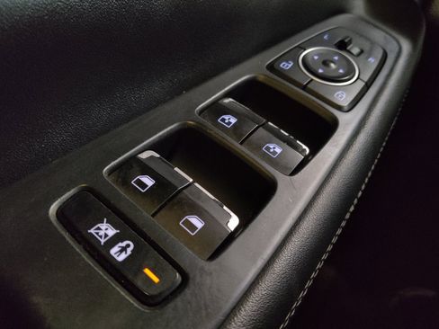 Used 2019 Hyundai Santa Fe Limited FWD image 27