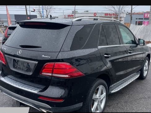 Used 2017 Mercedes-Benz GLE 350 4MATIC image 2
