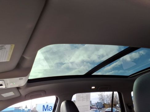 Certified 2025 Volkswagen Atlas SEL image 11