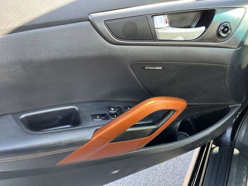 Used 2016 Hyundai Veloster Turbo image 17