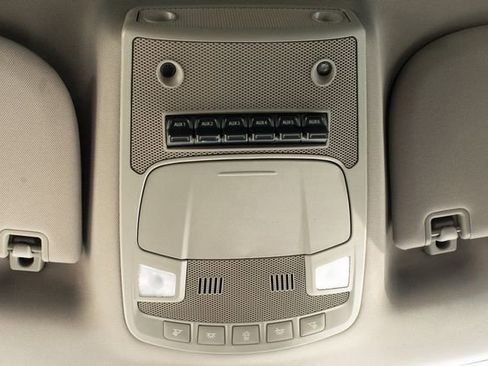 Used 2019 Ford F250 XLT w/ Camper Package image 29