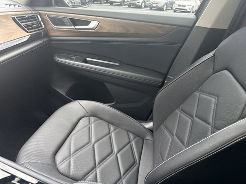 Used 2024 Volkswagen Atlas SE FWD image 22