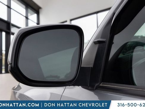Used 2020 Toyota Tacoma SR5 AWD/4WD image 25