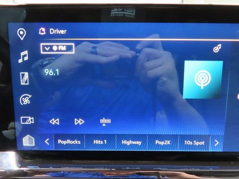 Used 2023 Chevrolet Silverado 1500 ZR2 image 25