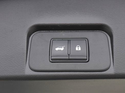 Used 2023 Nissan Rogue SL w/ SL Premium Package image 18