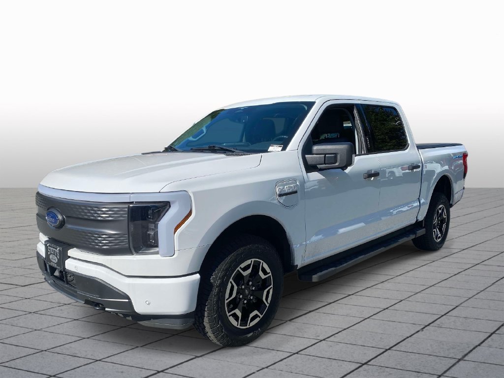 Used 2023 Ford F150 Lightning XLT AWD/4WD image 3