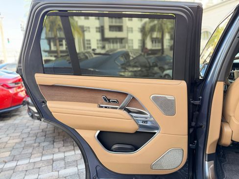 Used 2024 Land Rover Range Rover Long Wheelbase Autobiography image 46