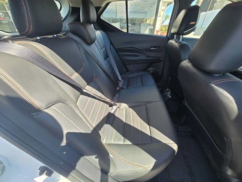 Used 2020 Nissan Kicks SR w/ SR Premium Package FWD image 12