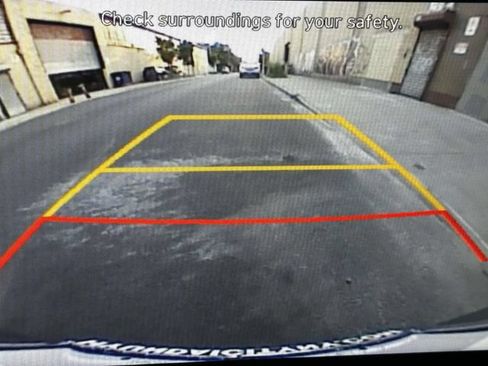 Used 2025 Hyundai Venue SEL FWD image 32