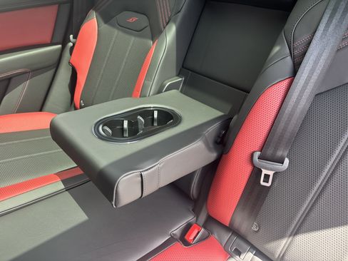 Used 2022 Bentley Bentayga AWD/4WD image 24