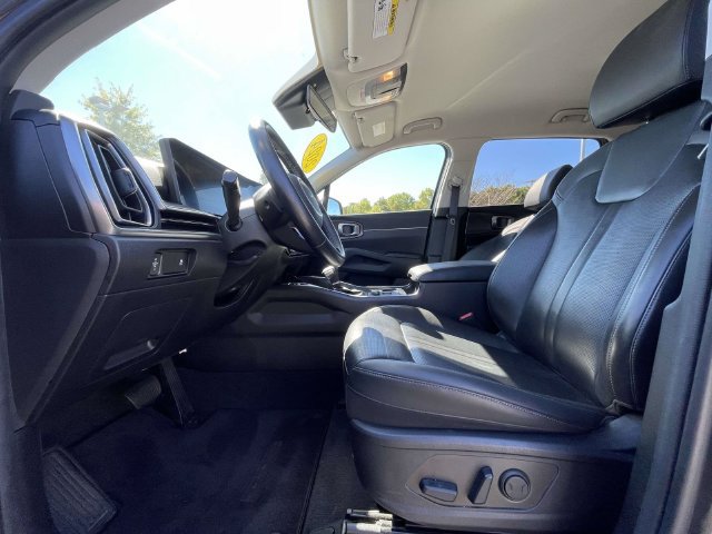 Certified 2024 Kia Sorento S FWD image 15
