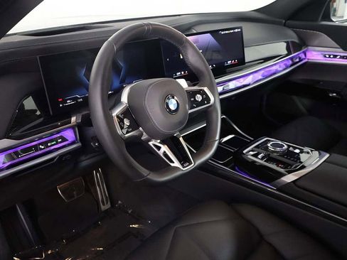Used 2025 BMW 740i xDrive image 31