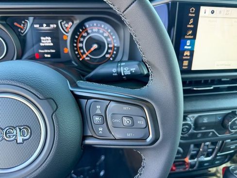 New 2026 Jeep Gladiator Sport AWD/4WD image 17