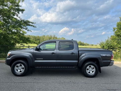 Used 2015 Toyota Tacoma 4x4 Double Cab w/ TRD Off-Road Package image 8