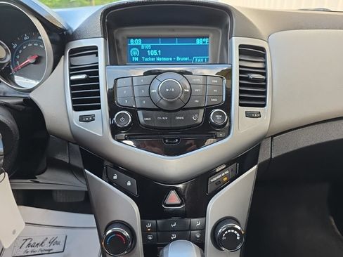 Used 2014 Chevrolet Cruze LS FWD image 17
