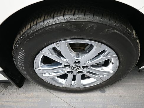 Certified 2023 Toyota Sienna XSE w/ XSE Plus Package image 13