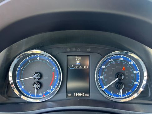 Used 2017 Toyota Corolla SE w/ Carpet Mat Package (TMS) FWD image 19