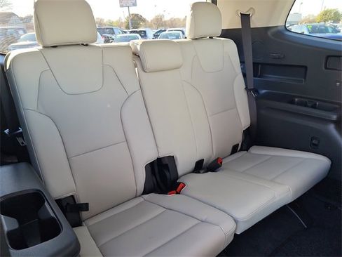 New 2025 Kia Telluride S image 18