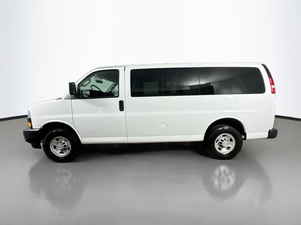 Used 2021 Chevrolet Express 2500 LS w/ Driver Convenience Package RWD image 4