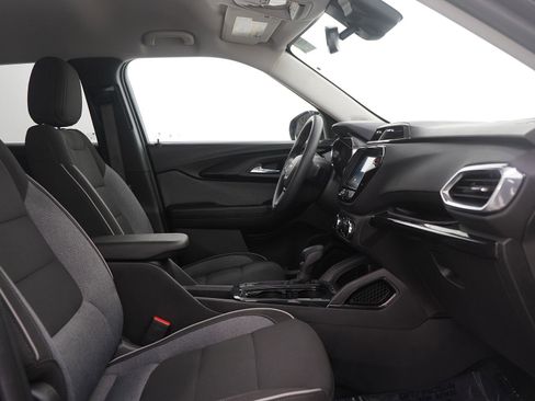 Used 2022 Chevrolet TrailBlazer LT w/ Convenience Package image 11
