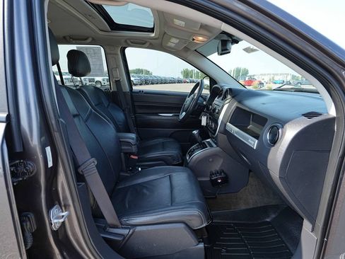 Used 2017 Jeep Compass High Altitude AWD/4WD image 16
