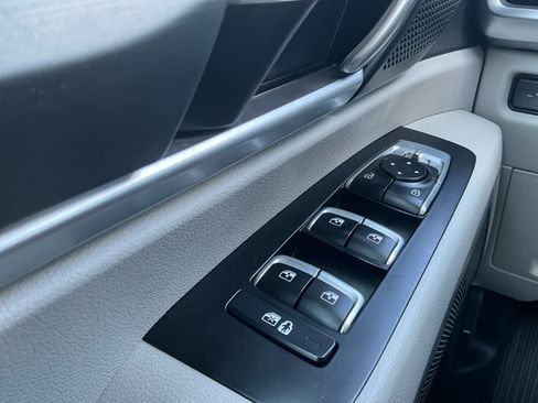 Used 2020 Kia Telluride S AWD/4WD image 19