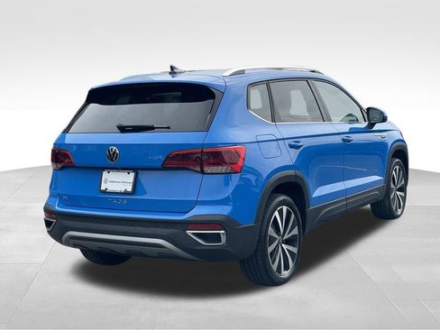 Certified 2023 Volkswagen Taos SE FWD image 4