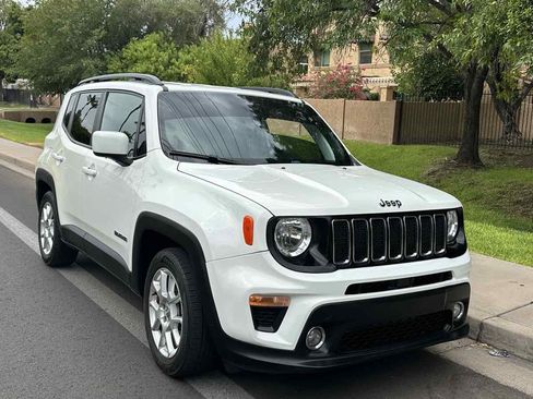 Used 2020 Jeep Renegade Latitude w/ Popular Equipment Group FWD image 2