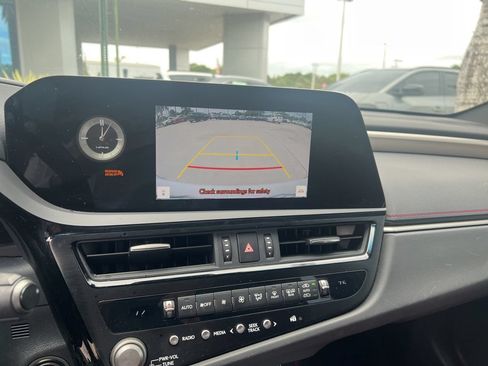 Used 2023 Lexus ES 350 F Sport w/ Accessory Package (Z2) FWD image 2