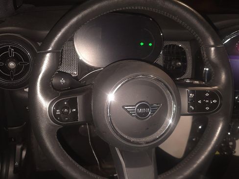 Used 2024 MINI Cooper SE w/ Signature Upholstery Package FWD image 3
