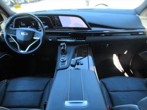 Used 2023 Cadillac Escalade Premium Luxury image 11