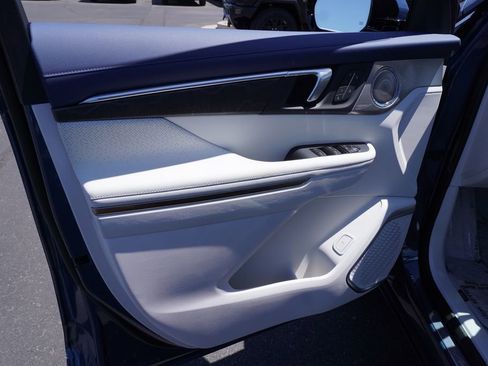 New 2026 Buick Enclave Avenir w/ Super Cruise Package FWD image 16