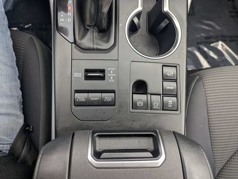 Certified 2024 Toyota Highlander LE AWD/4WD image 36