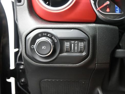 Used 2021 Jeep Wrangler Unlimited Rubicon image 12