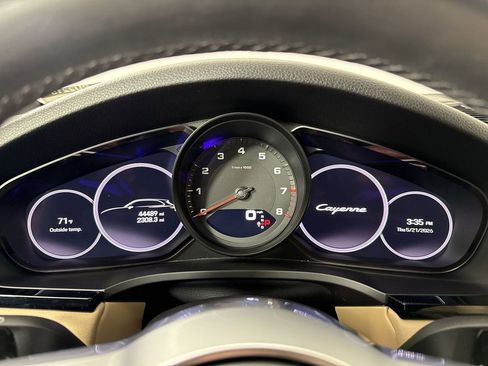 Certified 2023 Porsche Cayenne AWD/4WD image 37