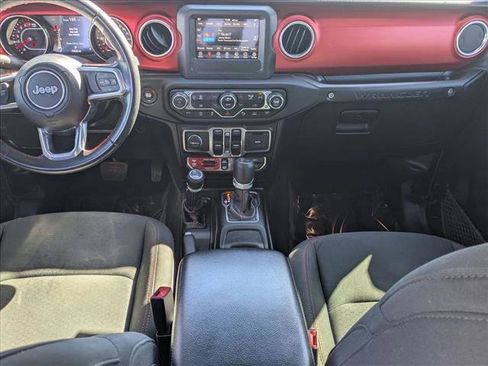 Used 2021 Jeep Wrangler Unlimited Rubicon w/ Safety Group image 15