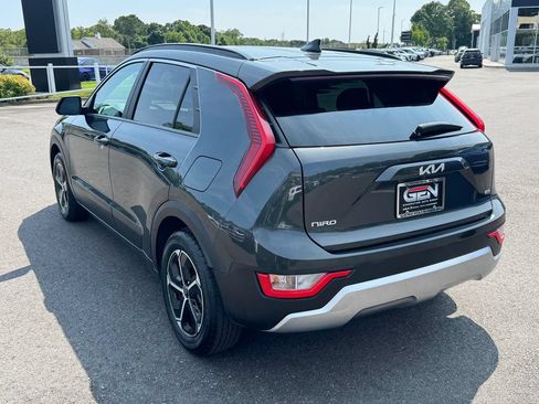 Used 2024 Kia Niro LX FWD image 6