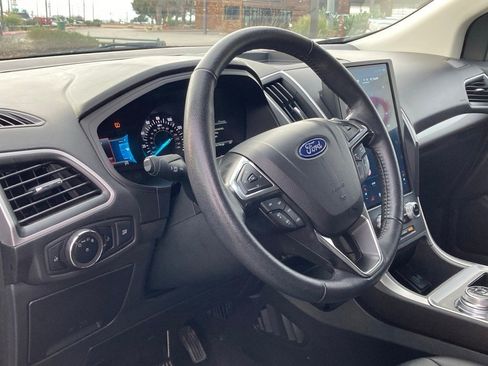 Used 2024 Ford Edge SEL image 9